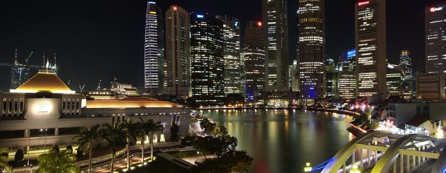 Indians, Chinese, Arabs … and Prada and Gucci – a day touring around Singapore